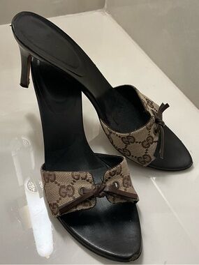 Gucci Brown Beige GG Bow Mule Heels